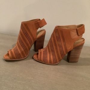 Gianni Bini open toe bootie
